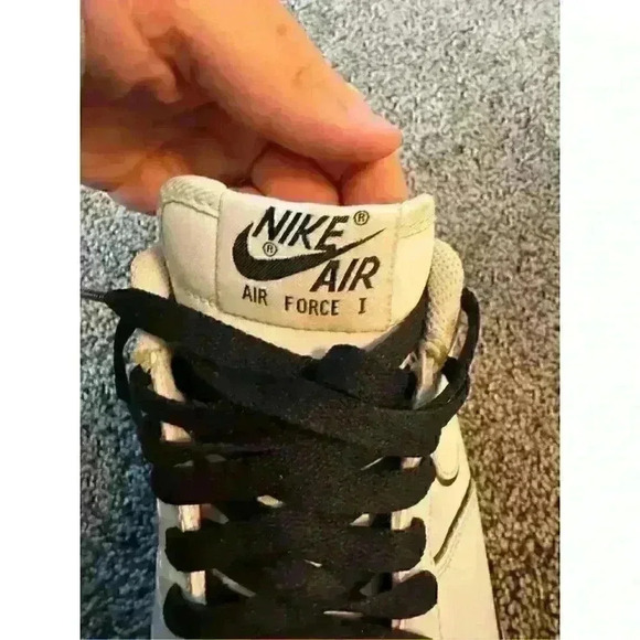 Nike Air Force 1, AF-1 ‘82, good condition, men’s size 9, black & white - Picture 9 of 9